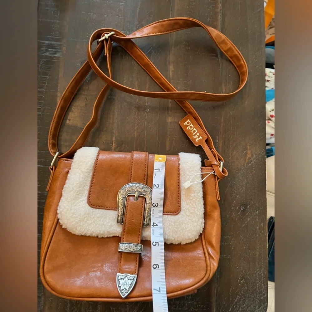 Mudd Tan Crossbody Bag with Cream Accent - Picture 7 of 9